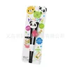 Panda rojo japonés en blanco y negro