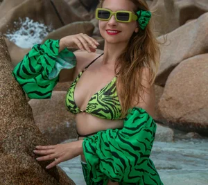 Custom Sarong Printed Sarong ODM OEM  Swimsuit Coverups for Women Sarong Beach Bikini Wrap Sheer Short Skirt Chiffon Scarf