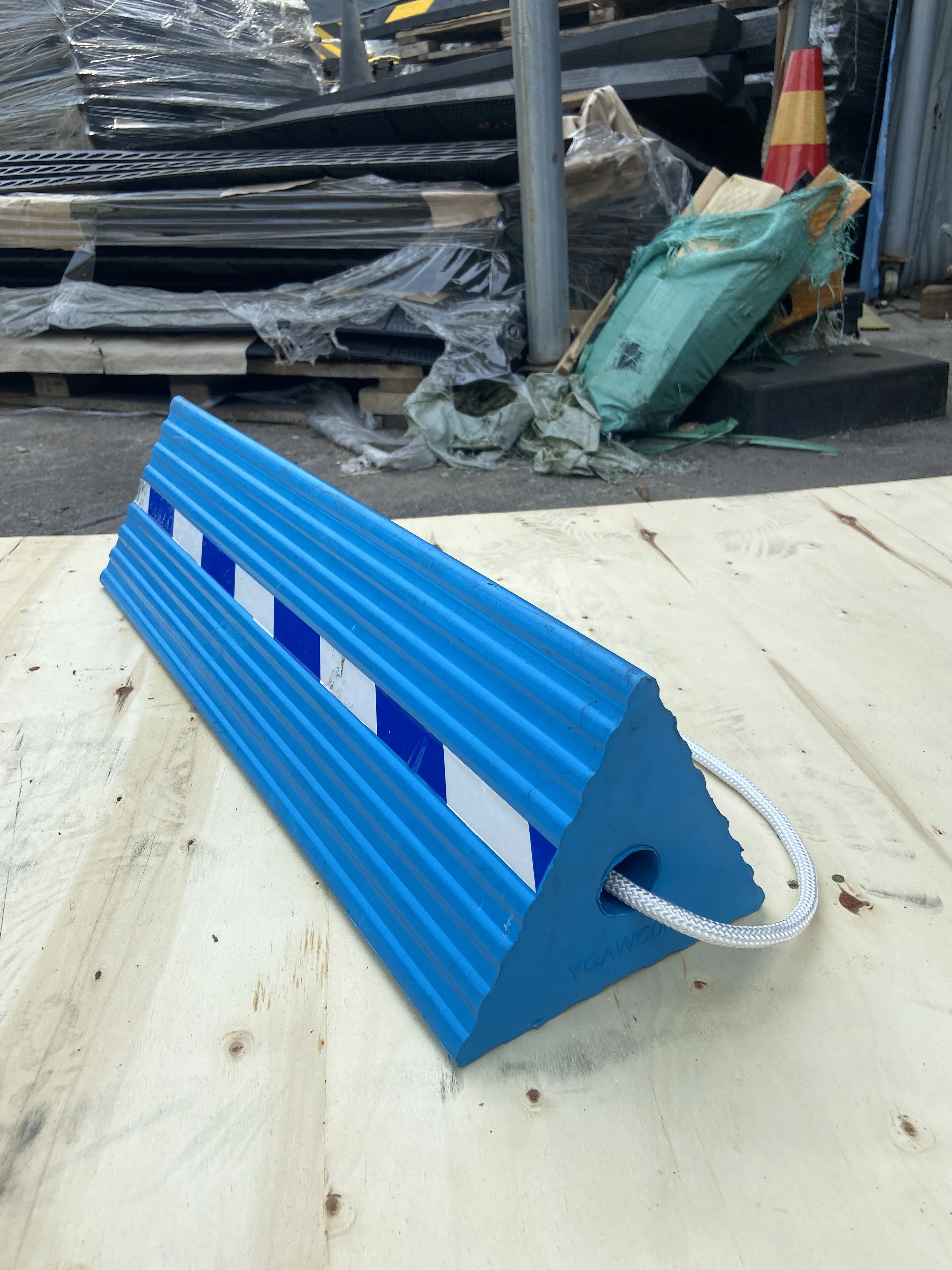 Heavy Duty Blue Rubber Aircraft Wheel Chocks for Carports supplier