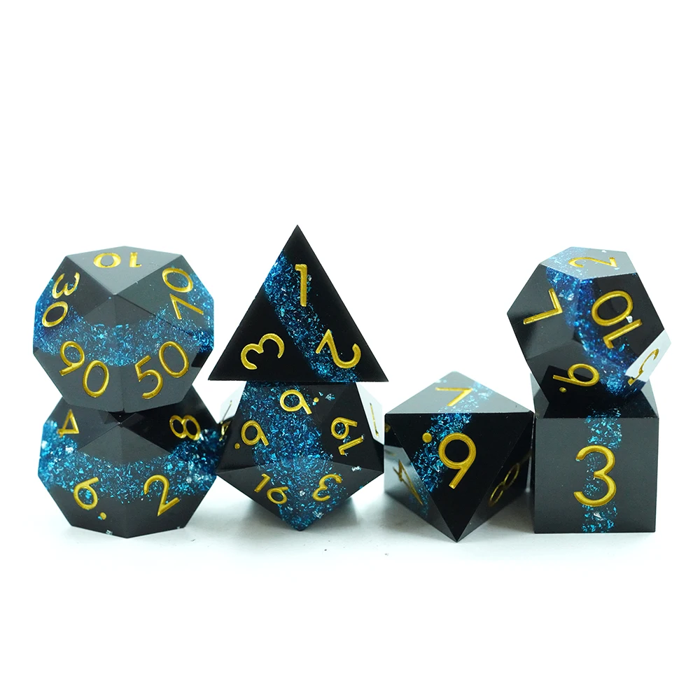 Conjunt de Daus Resina Alta Qualitat Ratllats Blau i Negre Forma Polièdrica Números daurats Personalitzats per a Grossista DND RPG