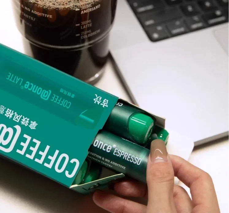 Concentré de café liquide premium à base d'extrait frais, pour une  sensation de fraîcheur et de bien-être, disponible en différentes saveurs,  café instantané fraîchement torréfié de type intense