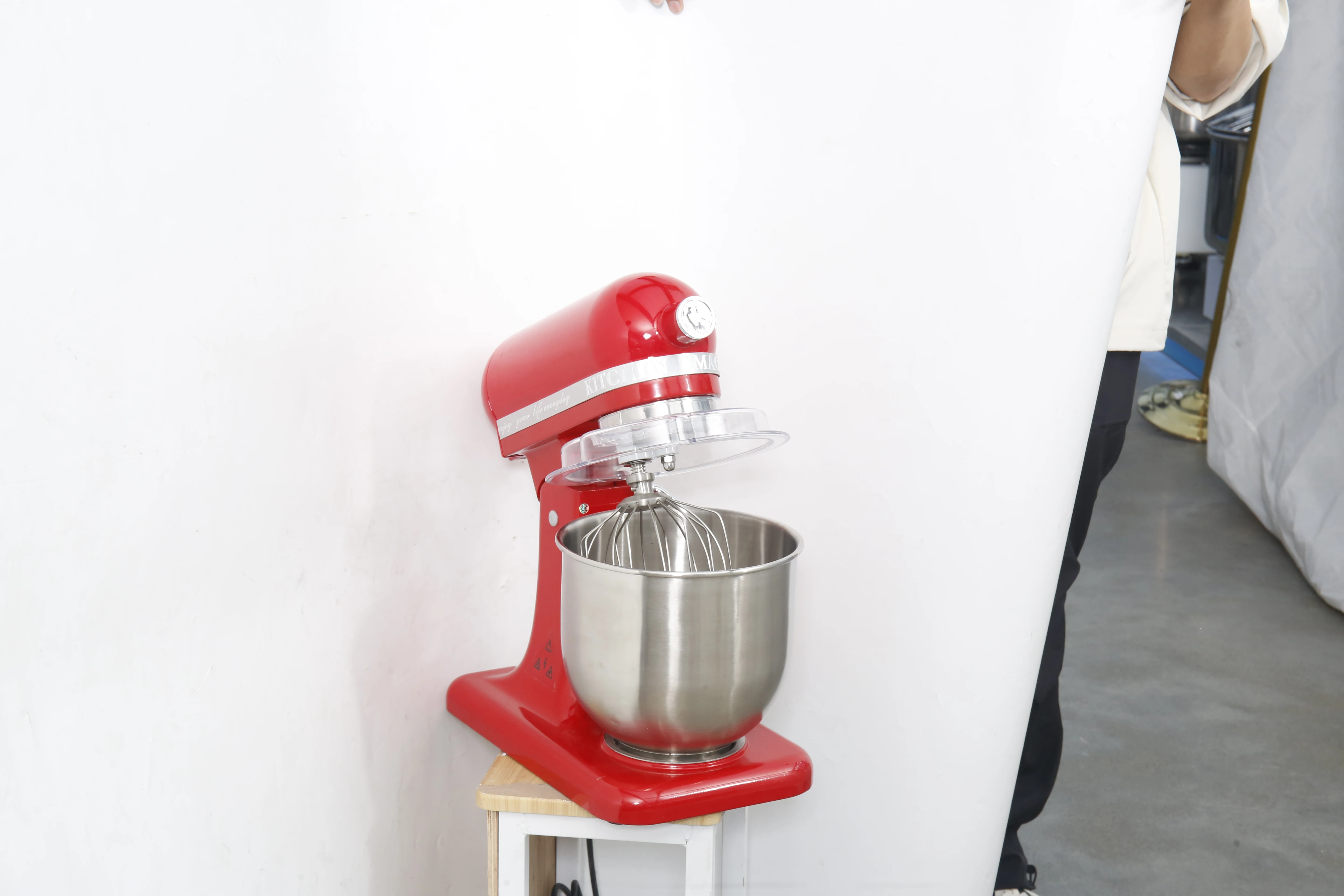 Factory Wholesale Home Kitchen Appliance 7L Dough Cake Egg Beater Electric Table Stand Hand Held Food Mixer with Mixing Bowl