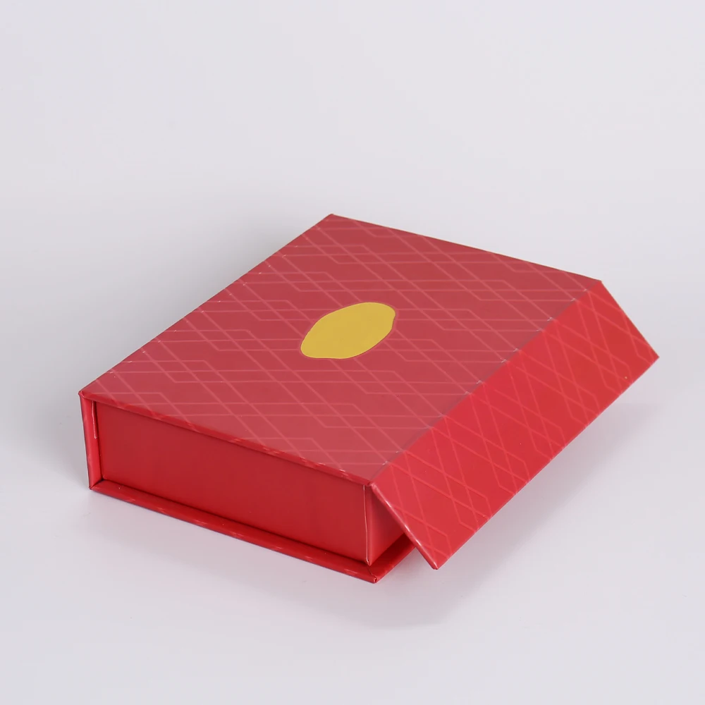 Op maat gemaakte rode magnetische klappendoos van stevig karton, milieuvriendelijk, speciaal papier, UV-puntveredeling, fijne sieraden en horloges, gerecycled