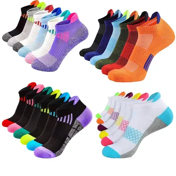 Jingwen OEM Striped Knitted Autumn Breathable Men Anti-slip Basketball Crew Sport Socks