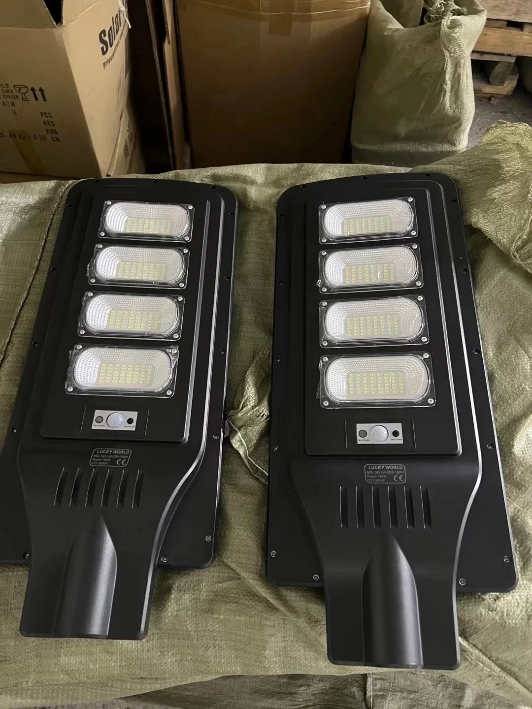 3000K-6500K Temperatura de color Luz solar LED para todos en un solo nombre de modelo 1