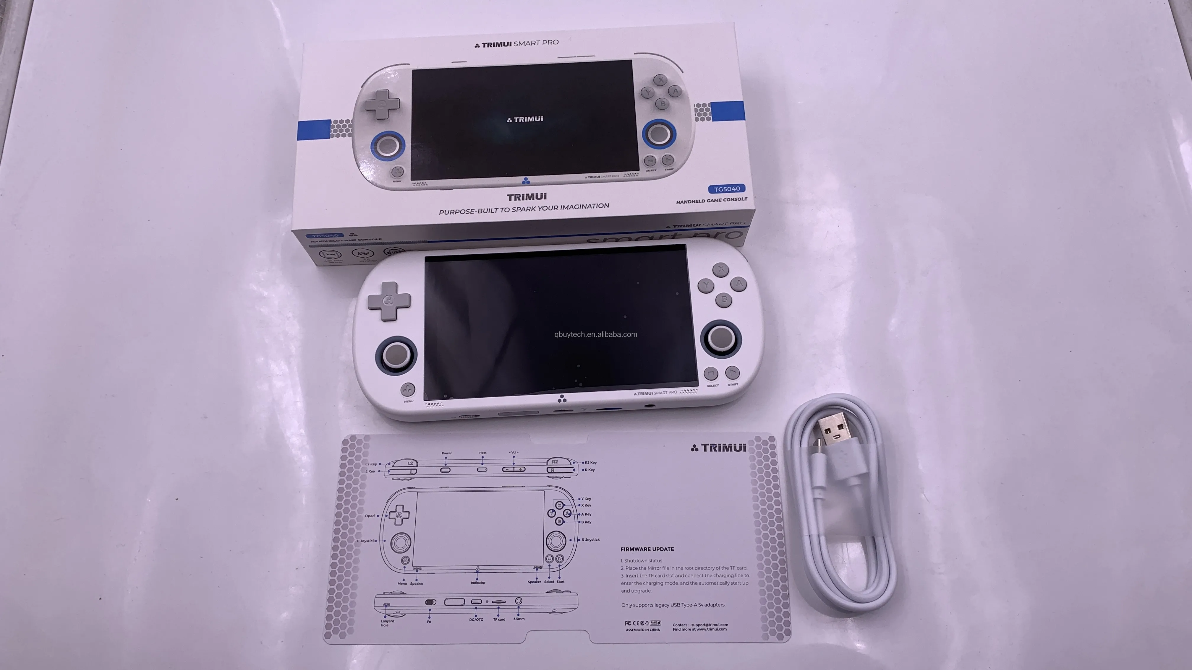 CONSOLE PORTABLE TRIMUI Smart Pro Retrogaming + Carte 128go + De 10000