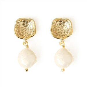 2021 Natural Shape Pearl Retro Simple Fashion All-match Earrings Stud Earrings Textured Geometric Pearl Dangle Earrings