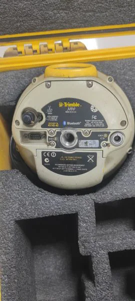 Used Trimble R8 Base and Rover with TSC2  High AccuracySurveying Equipment Receiver Second Hand Gnss Rtk