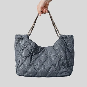 Custom Puffer Handbags Solid Color Softwarm Chain Puffy Tote Bags Large Capacity Fashion Ladies Puffer Handbags for Women