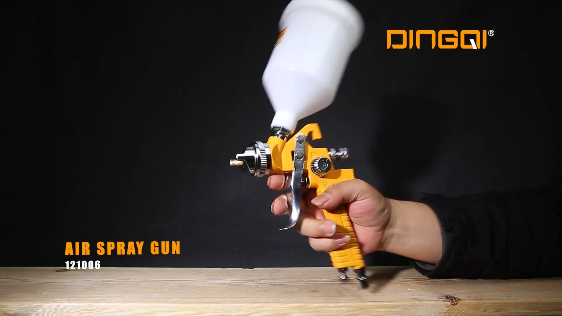 Buy Dingqi Handheld Texture High Pressure Automatic Electric Power Painting  Spray Gun Mini Spray Gun from Shangqiu Dinglian International Trade Co.,  Ltd., China