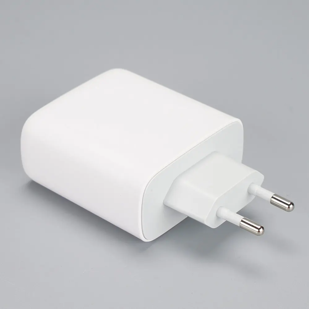EU/Europe Plug 1 USB-A + 1 USB Type-C White With Indicating Light Travel/Wall charger 110V-230V 2041