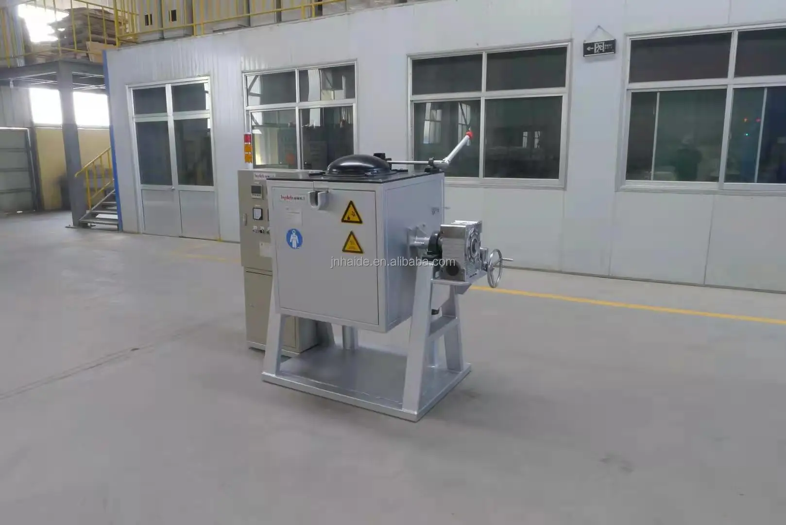 Lab University Testing 50 KG Aluminum Melting Holding Crucible Furnace for Aluminum Ingot