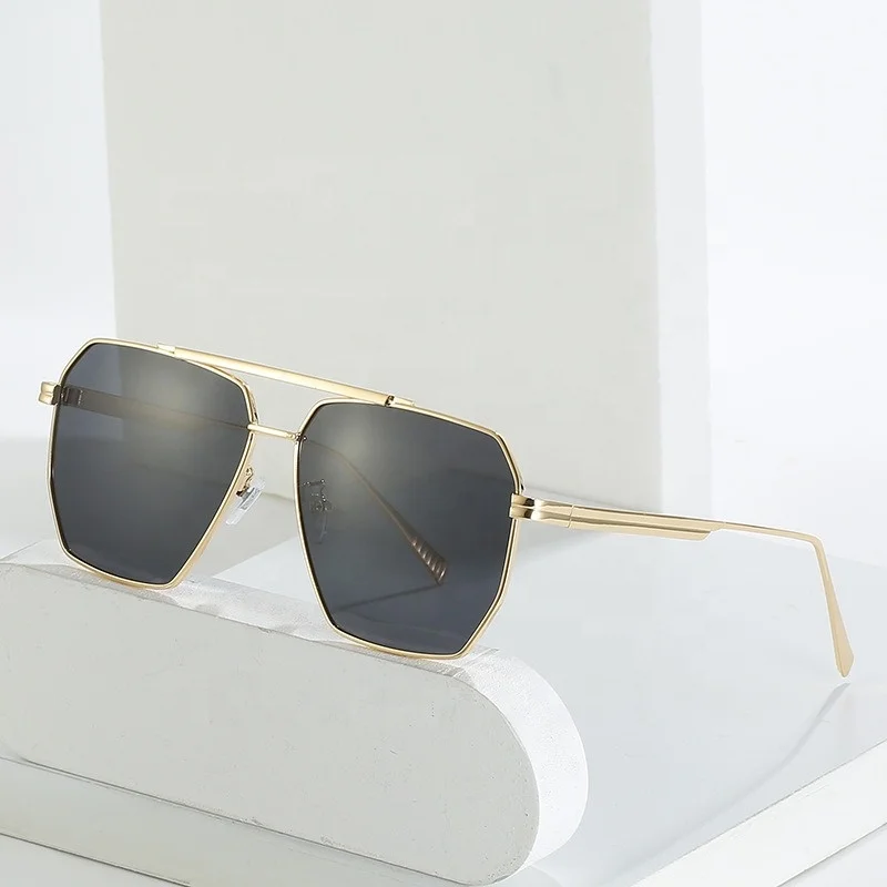 2025 New UV400 Classic Large Metal Sun Glasses Retro  display picture 2