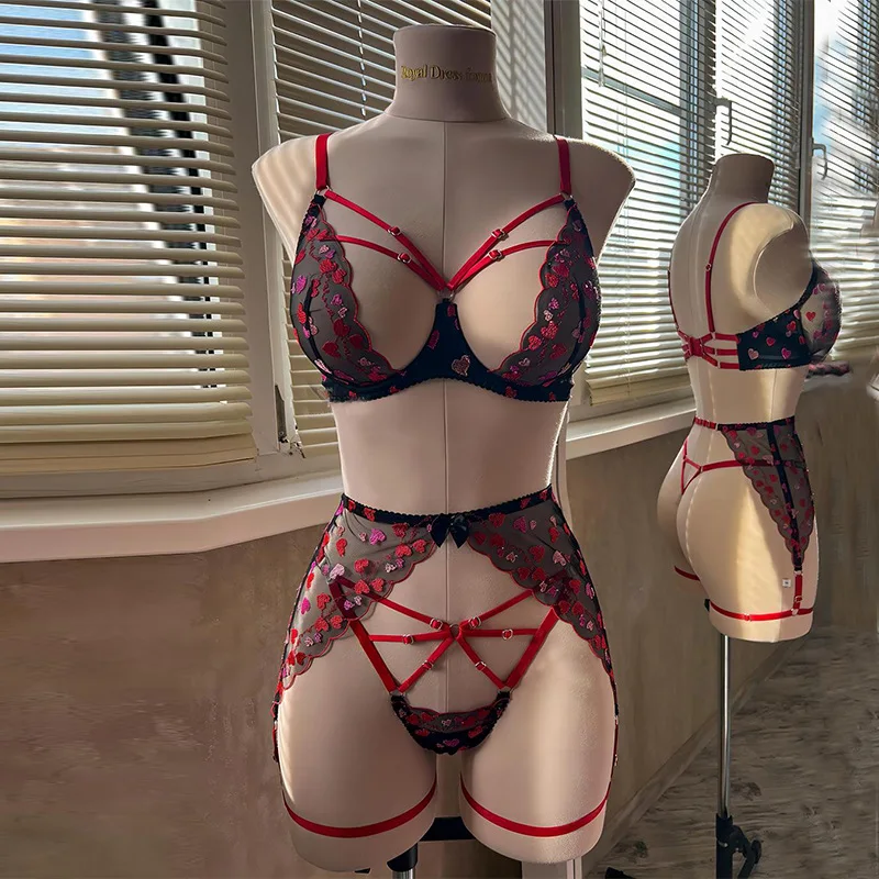 Il ricamo del cuore nero della gabbia scava fuori la biancheria sexy delle donne mature giapponesi dell'uniforme da infermiera_voghion.com