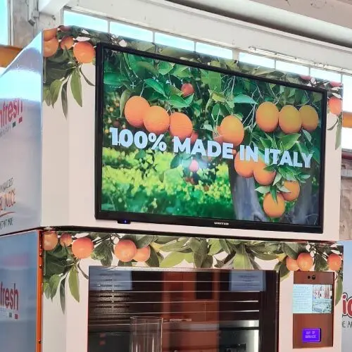 Fruit Vegetable And Fresh Juice Vending Machine Health Food Vending