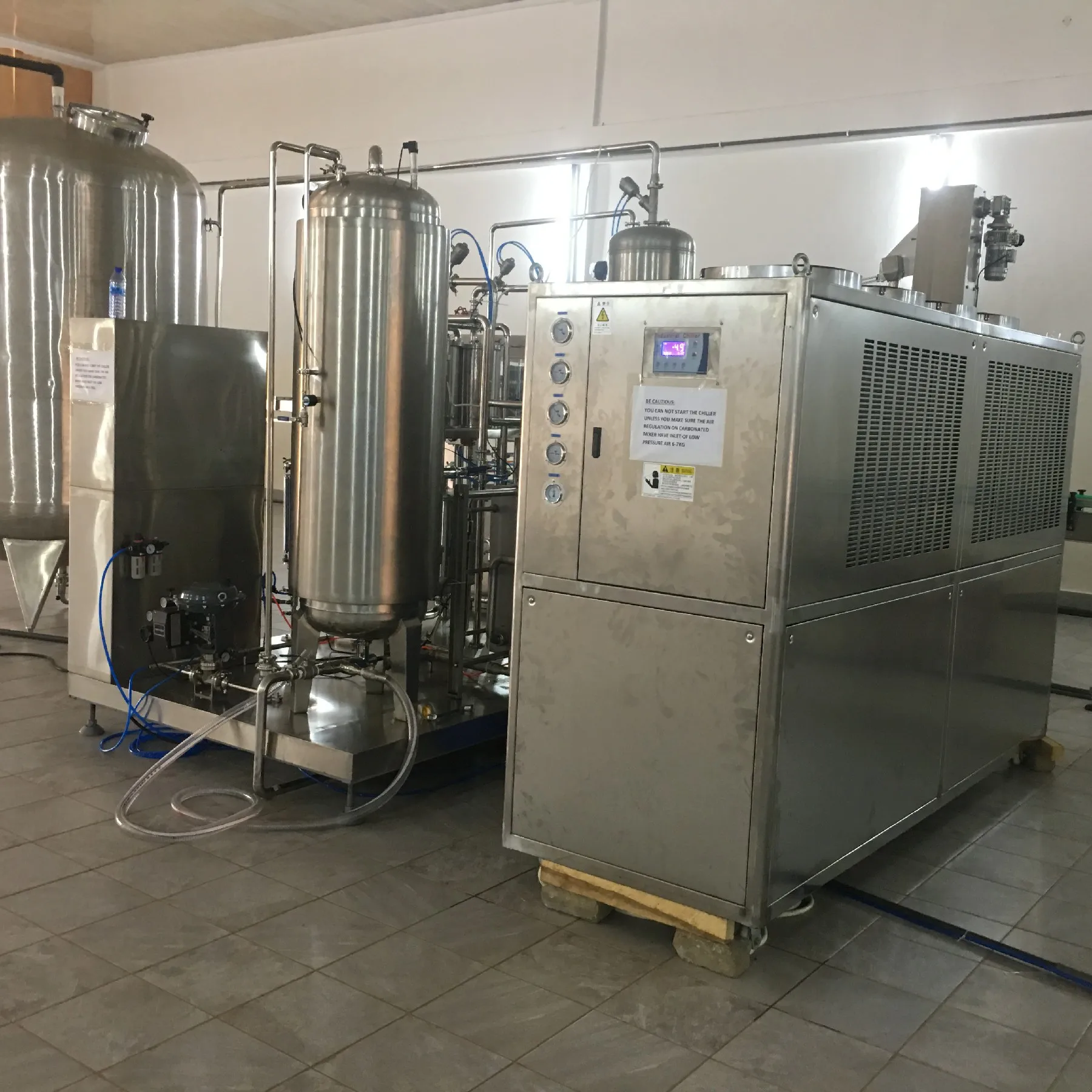 Машина для смешивания газированных безалкогольных напитков высокой плотности, 3000 л в час