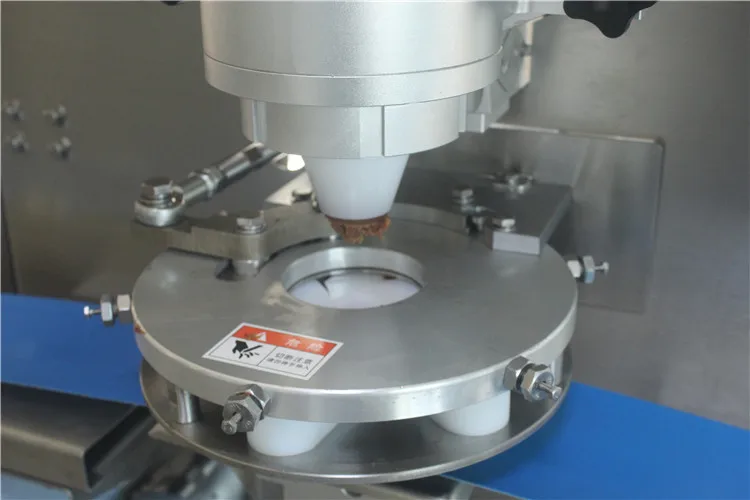 
 Высокоскоростная автоматическая инкрустирующая машина Mooncake, машина для изготовления маамула, производственная линия Maamoul  