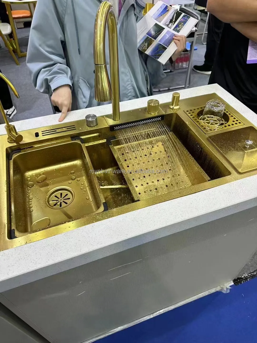 Olife Banos Customized  Big Large Size Customized  46 Inch 201/304 Sus Waterfall Two Double Bowl Kitchen Sink With  Cup Washer supplier