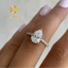 Bague en or jaune 10 carats avec poire de 3 carats