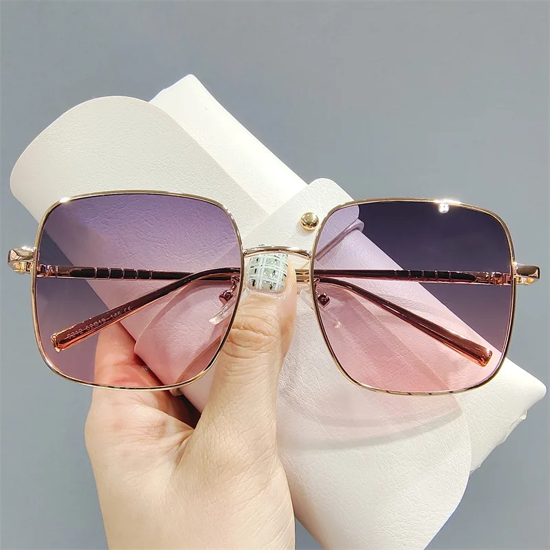 Sunglasses 2024 Fashionable - Elegant Pink Gradient Eyewear display picture 1