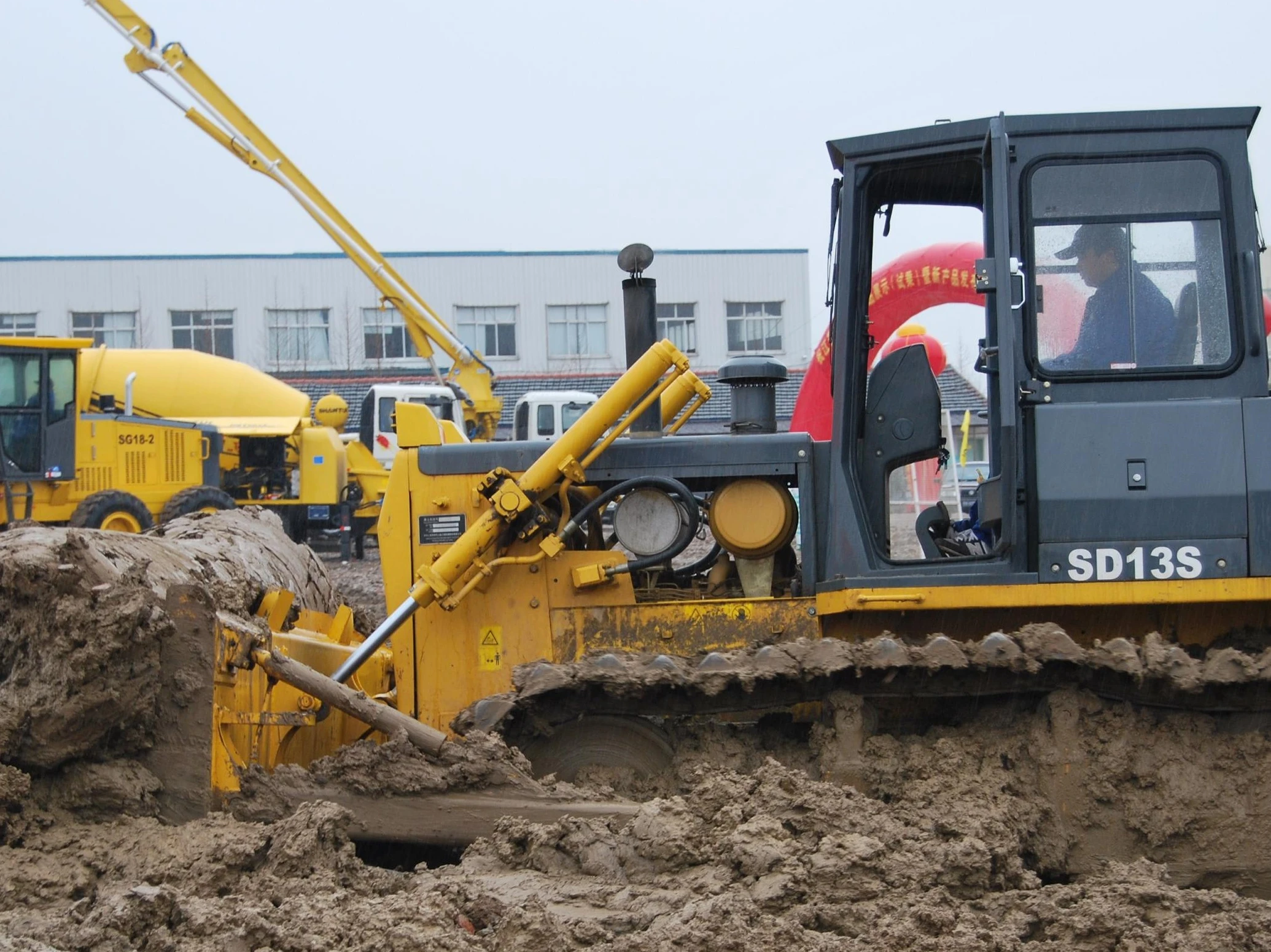 Завод SHANTUI 130HP бульдозер SD13S с хорошей