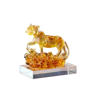 Company Annual Crystal Meeting Gift 2022 Liuli Tiger Year Luxury Marketing Souvenir Sculpture
