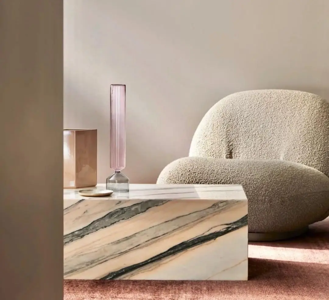 Персонализирана люксозна масичка за кафето или странична масичка за дневна от естествен камък с нисък постамент от мрамор с дизайн „цигарен прах