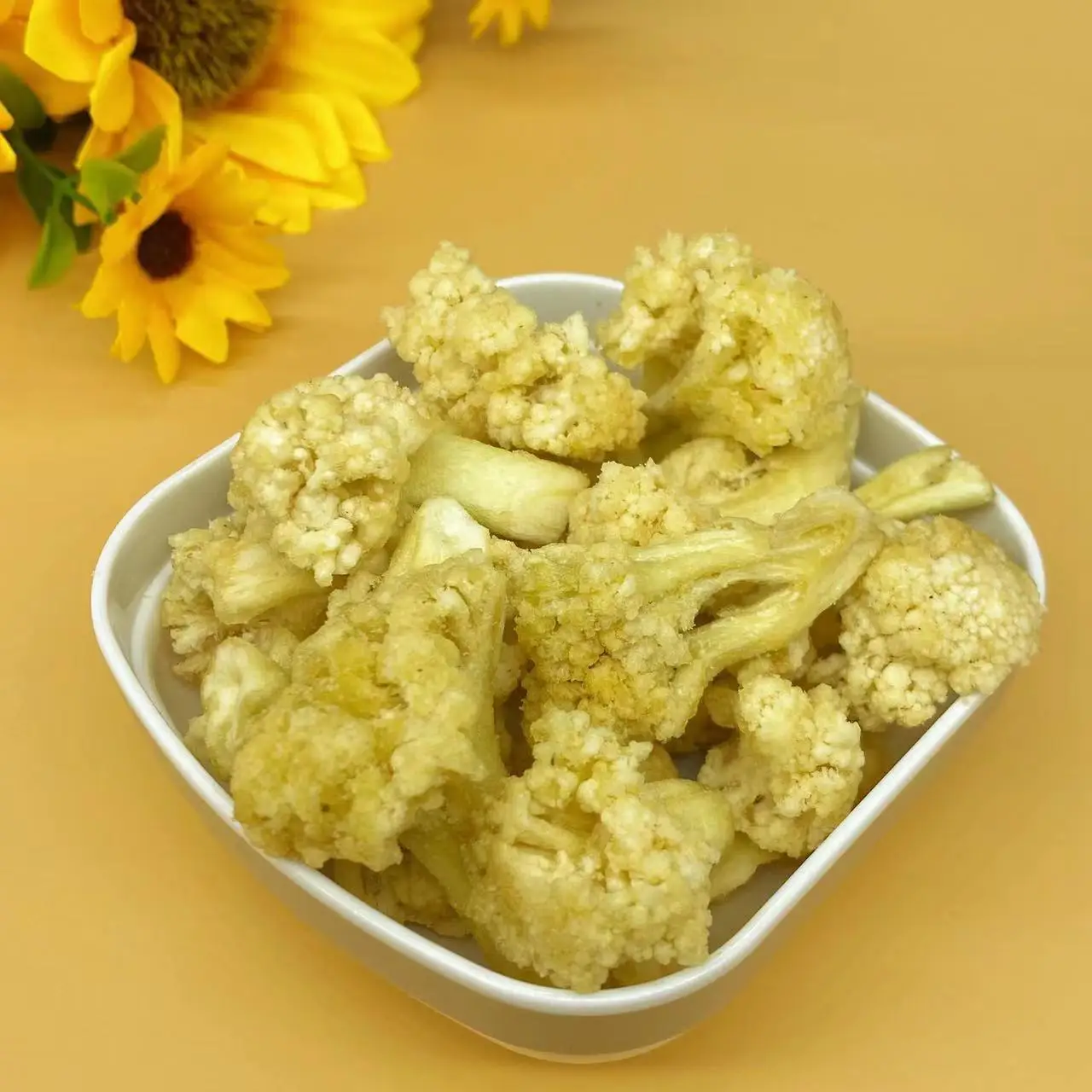 Wholesale Vacuum-Fried Cauliflower  Crispy Florets, No Artificial Additives, Fruit Snacks and Vegetables