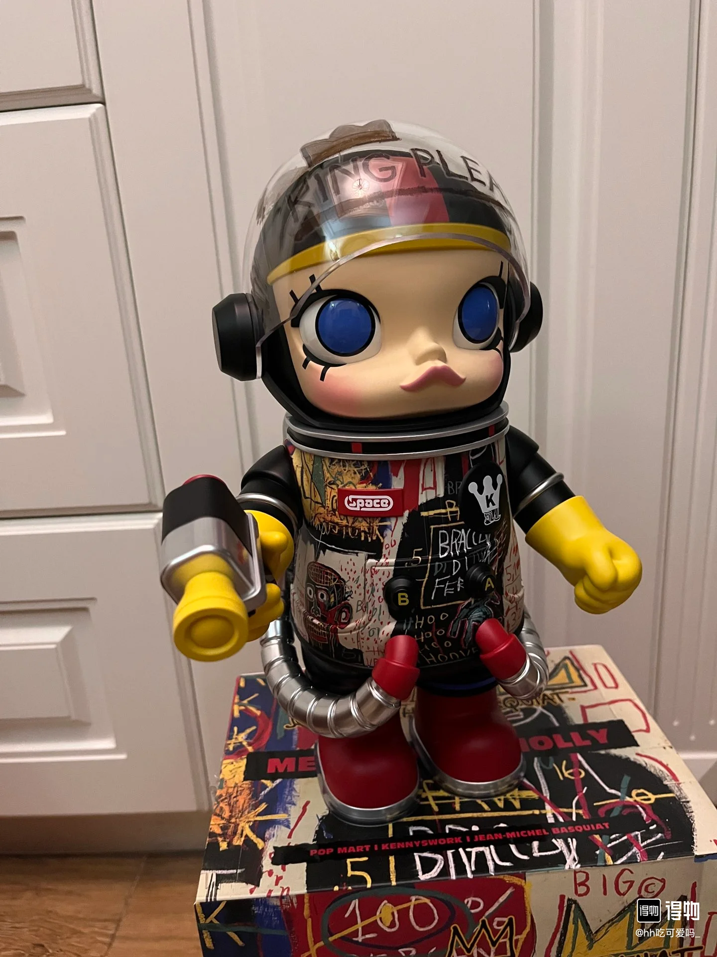 Pop Mart MEGA SPACE MOLLY 400% Jean-Michel Basquiat Figurines