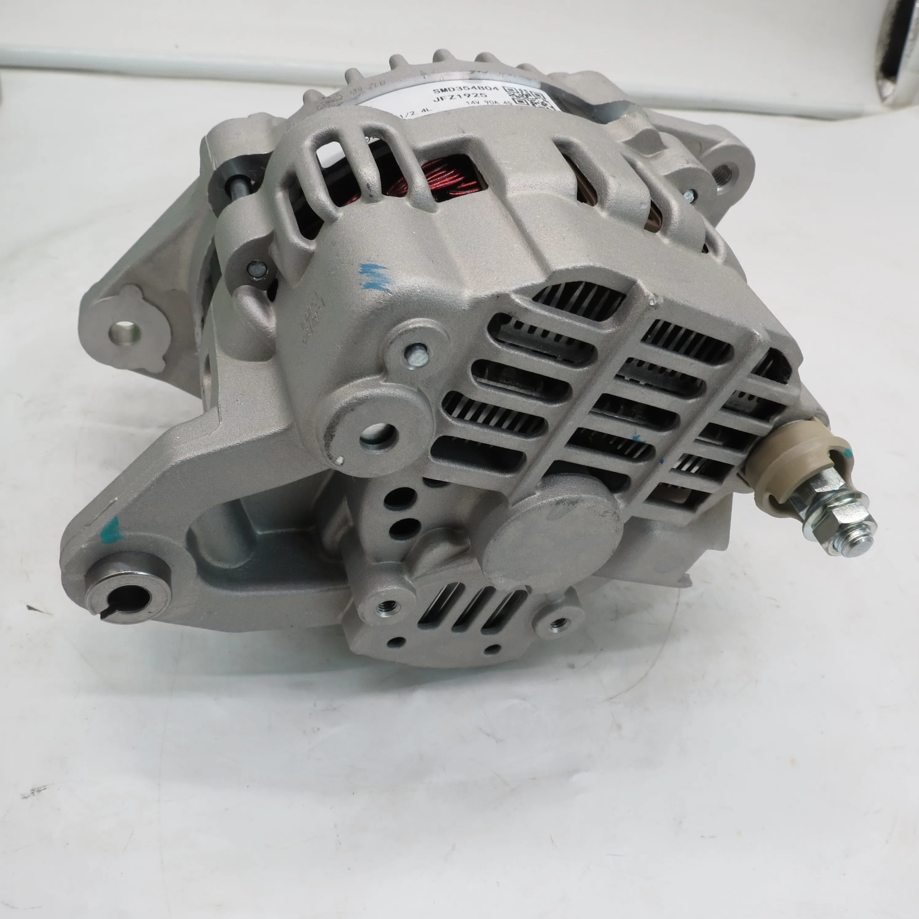 High-quality Alternator SMW252828 SMD354804 JFZ1925 for Trucks