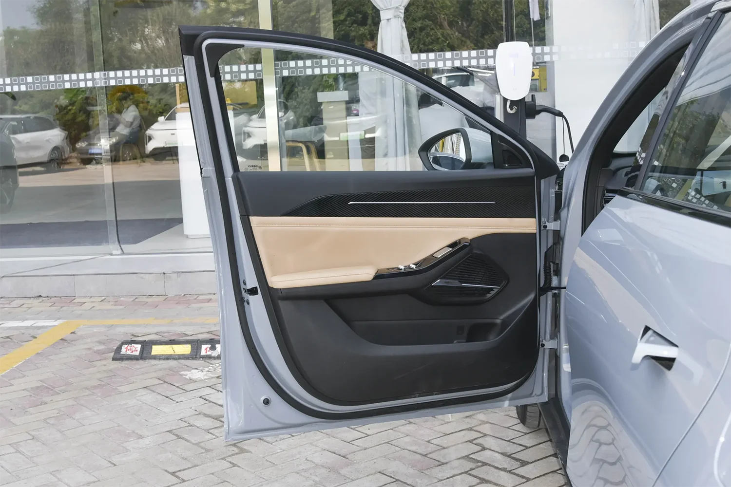 2023 Geely Auto Galaxy L6 60km 125 Km 1.5T 3DHT Hybrid LHD Sedan Yinhe L6 Electric Sedan Deposit