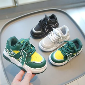 2026 Spring Fall Collection Casual Lightweight Korean Style Sneakers for Boys New Design Lace-Up Soft Sole Sports Shoes for