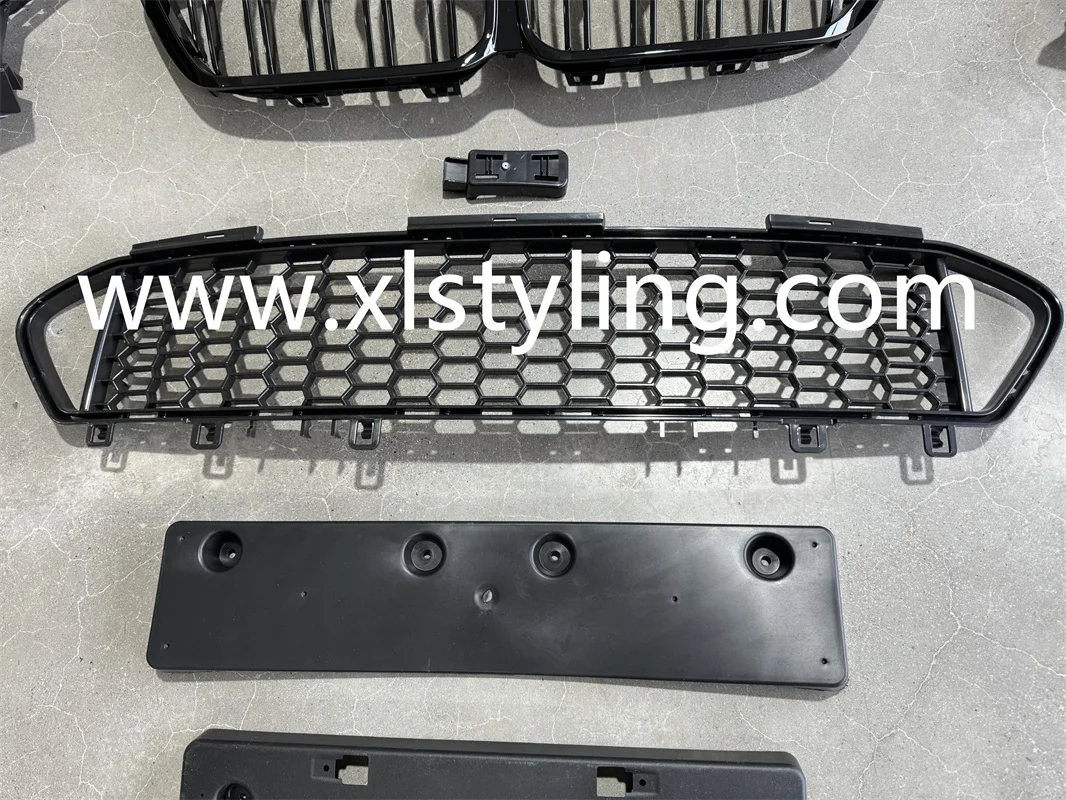 XLstyling PP Material M2 Front Bumper Body Kit for BMW 1 Series F21 F20 LCI 2015-2019 118I 120I 125I M14I
