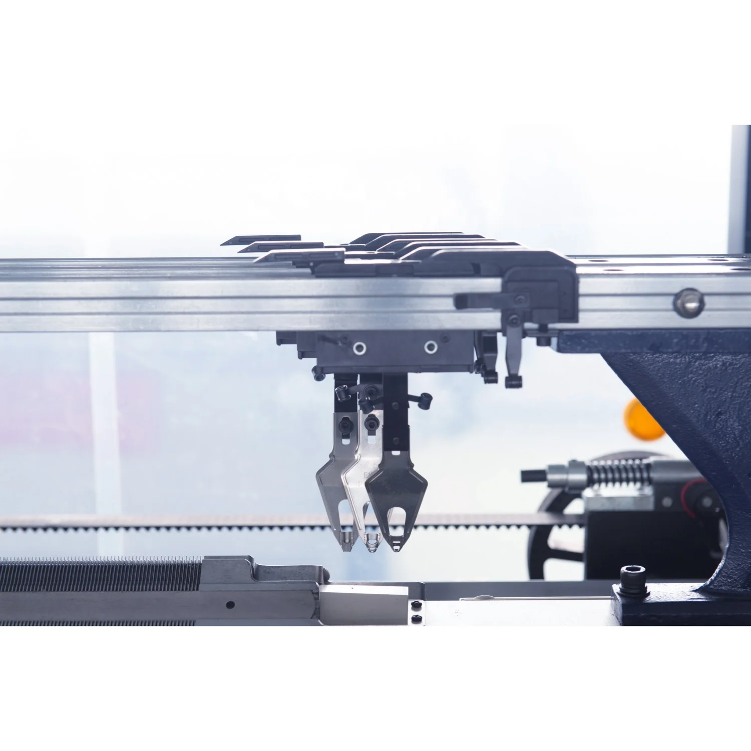Hot Selling Fast Speed Automatic Computer Weaving Loom Knitting Machine Single System Sales Sweater Knitting Machine Flat