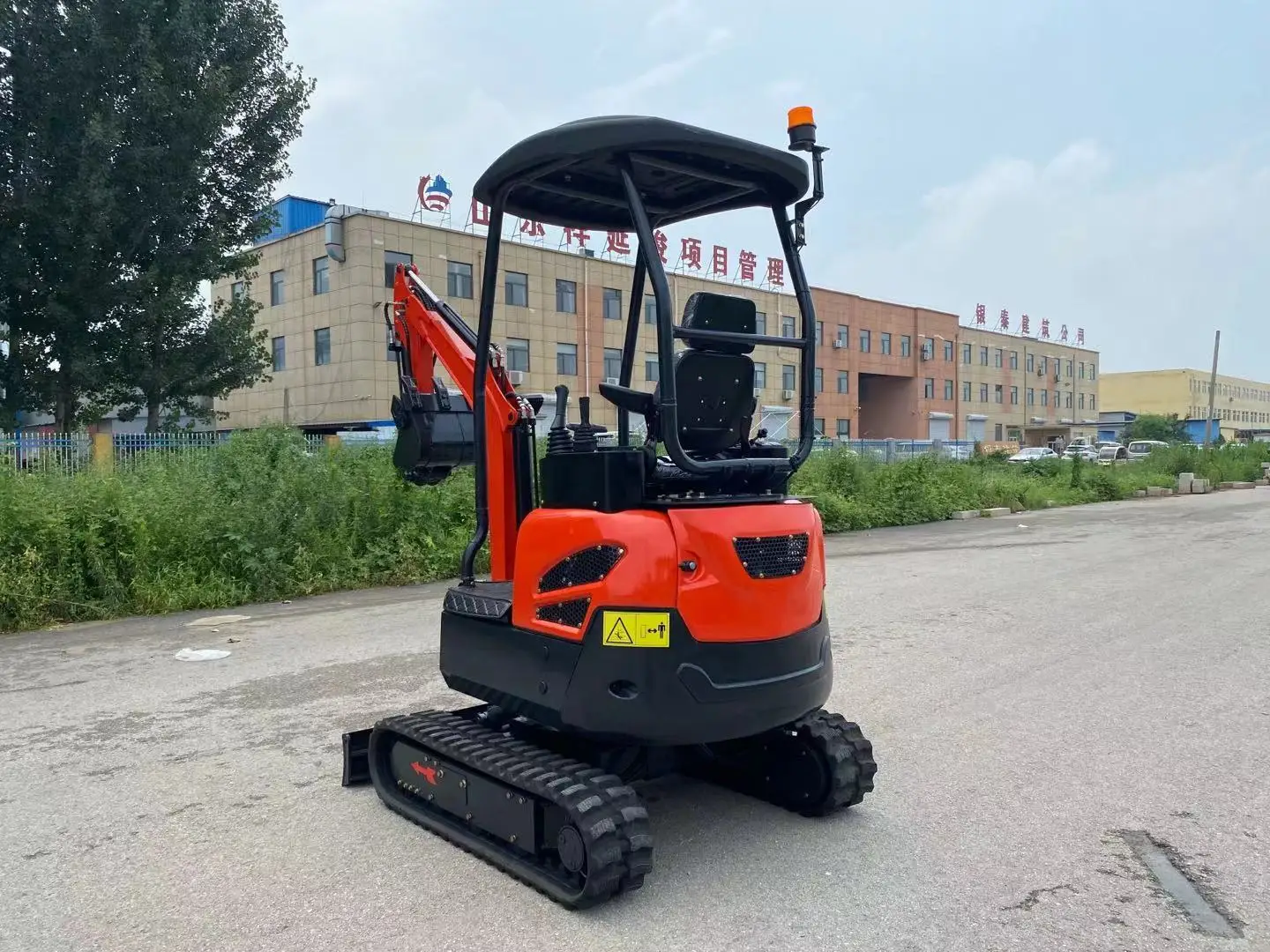 1.8 Ton Mini Excavators - Durable, Efficient, and Versatile