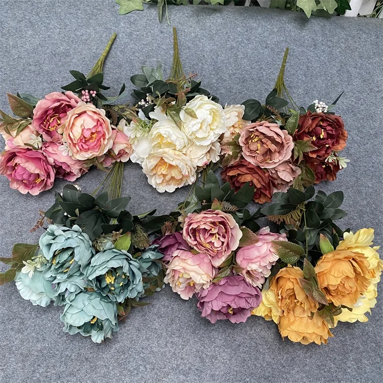 Cvjetovi hibiskusa s pravim dodirom