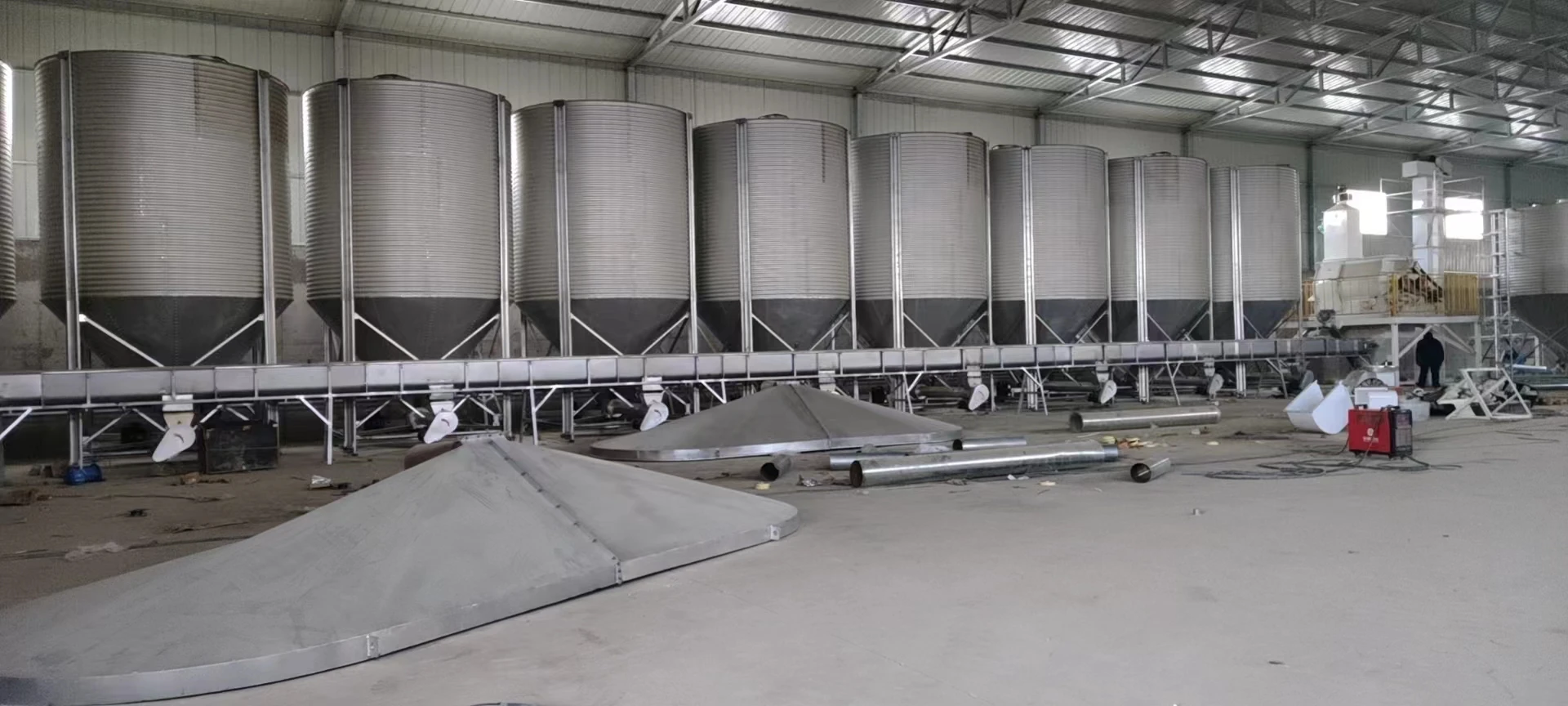 Feed Processing Machines Efficient Feed Feeder Fertilizer Spreader Seeders & Transplanters
