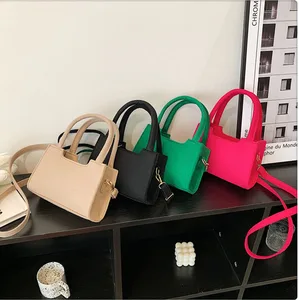 2023 Women's Custom Logo Small Shoulder Handbag Wholesale Price Factory Direct Daily Use Purse with Chain Decoration