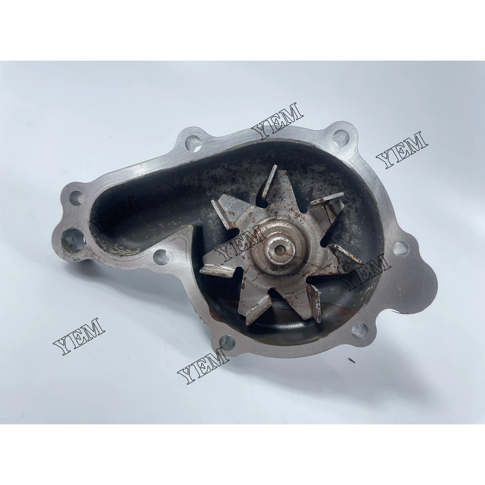 V3307 1G772-73035 Water Pump for Kubota Replacement Engine Parts 3