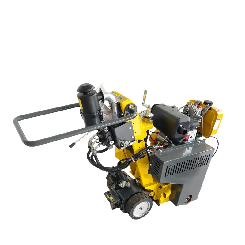 Self-propelled thermoplastic road marking remover