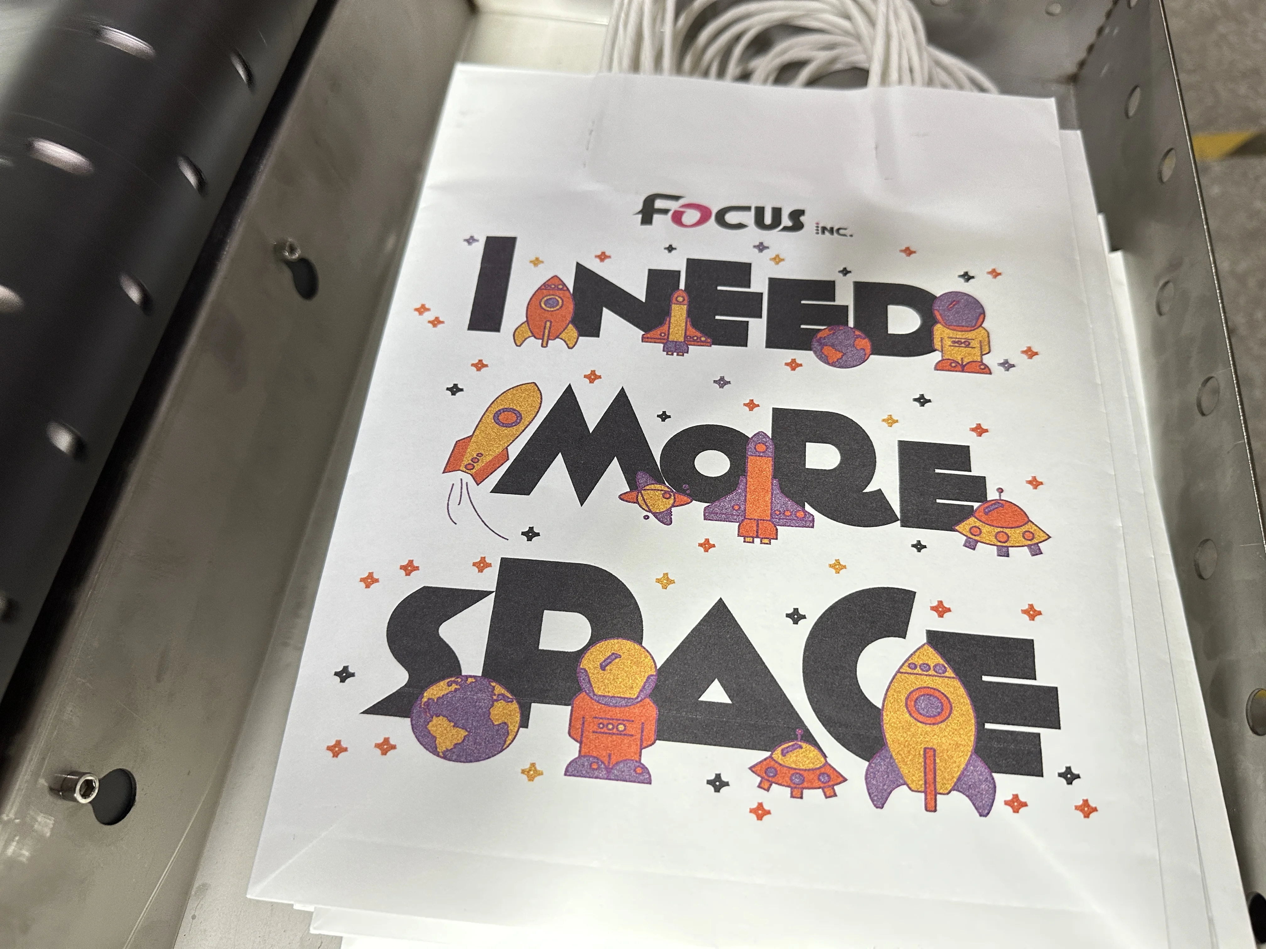 Focus Inc гофрированный картон коробка для пиццы конверт бумажный пакет цифровой струйной упаковки этикетки печатная машина