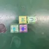 Quattro tasti colorati a forma di Z