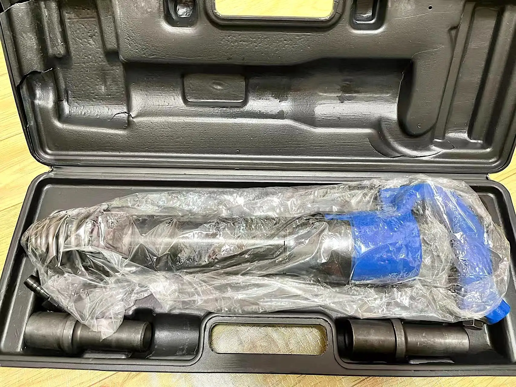 Pneumatic Hot Riveting Hammer for Max 22mm Rivets with Three