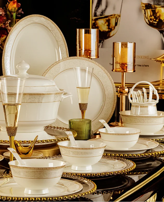 Luxury 60pcs Royal Porcelain Dinnerware Set for Home Weddings