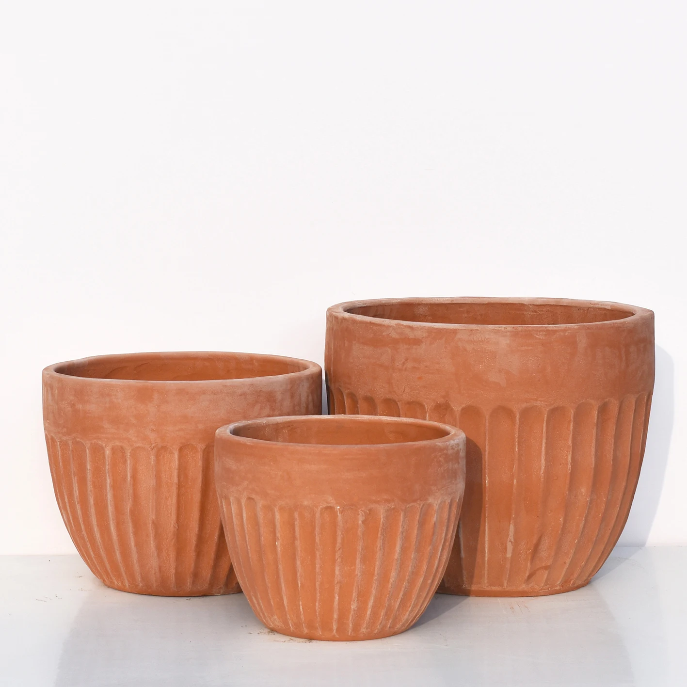 Wholesale Handmade Terracotta Clay Garden Planter Big Ceramic Flower Pot for Indoor and Outdoor Nursery Decoration