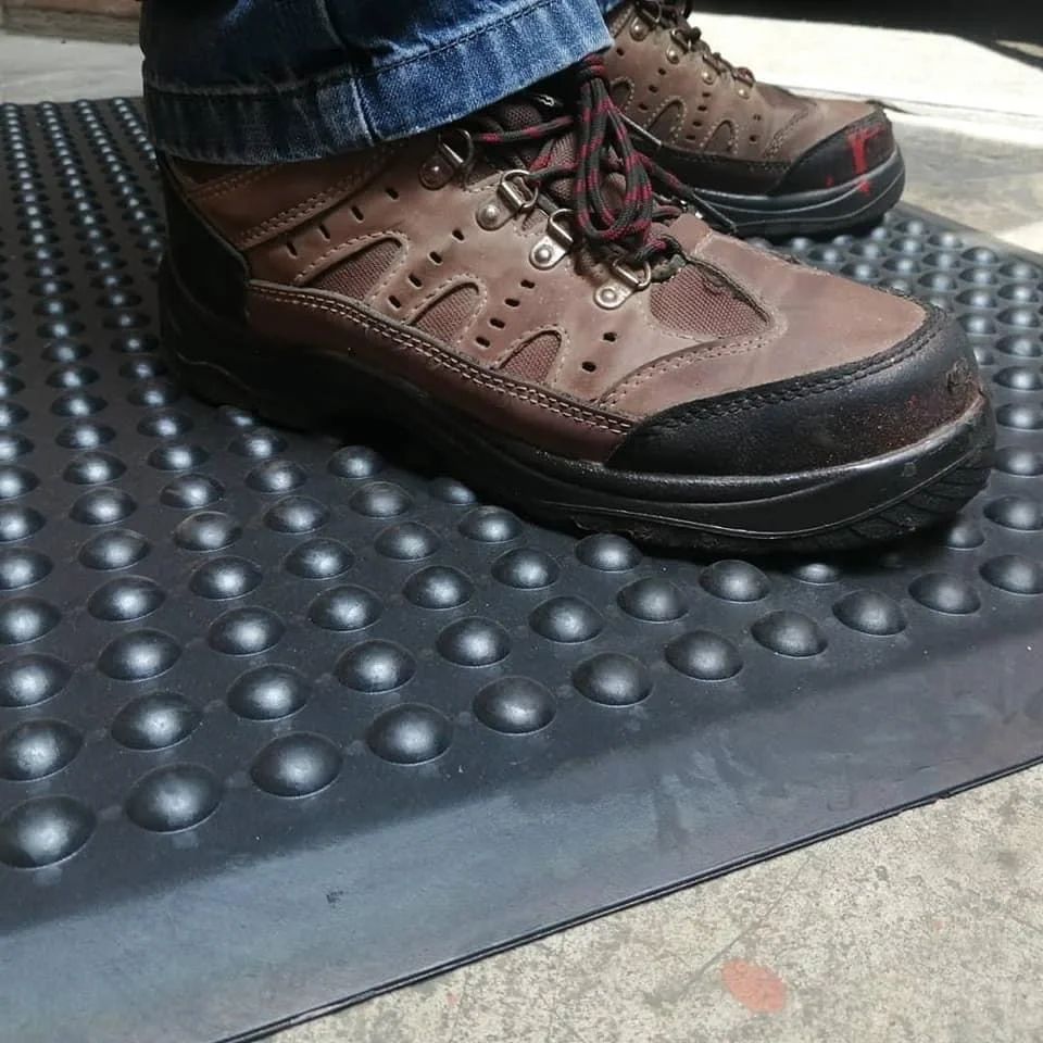 Heavy Duty Anti Fatigue Floor Mats Rubber Industrial Antistatic Interlock Non-Slip Conductive Rubber Mat supplier