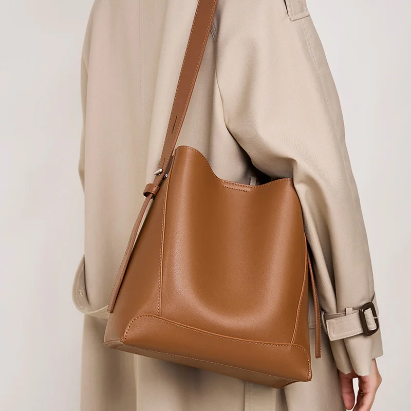 Customized Logo Handbags Women’s Leather Tote Bags Women Big Laptop Hand Bag Sling Leather Tote Bags