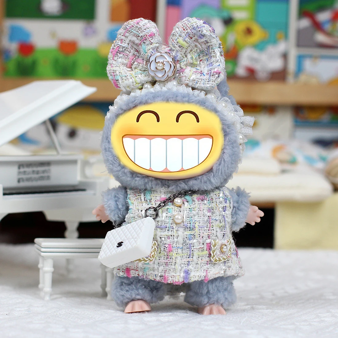 17cm Dolls Clothes for Macaron Labuibui PVC  Dolls Inspired  Animation Boys' Surprise Pull Bag Pendant Gift Cloth Toys