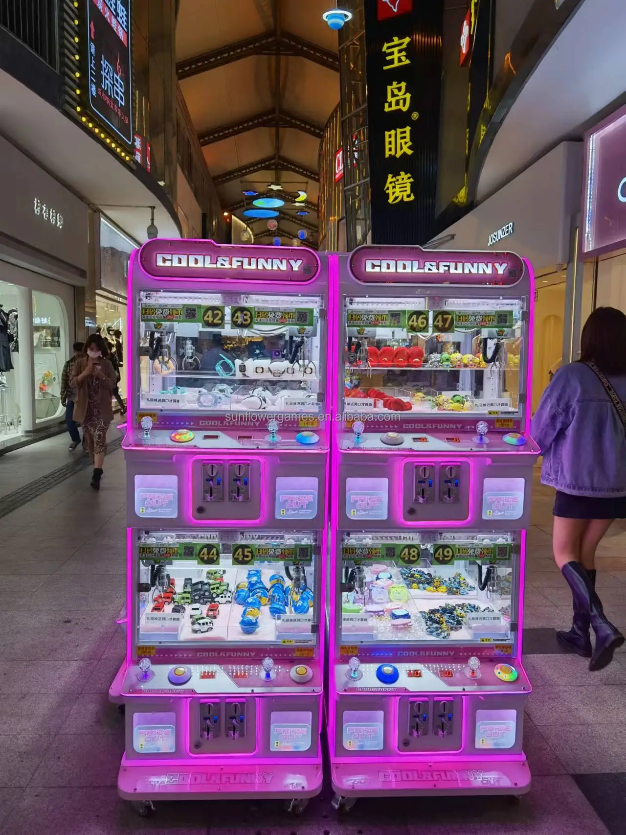 Indoor Amusement Machine Coin Operated Prize Crane Claw Machine Gifts Vending Machine Game For