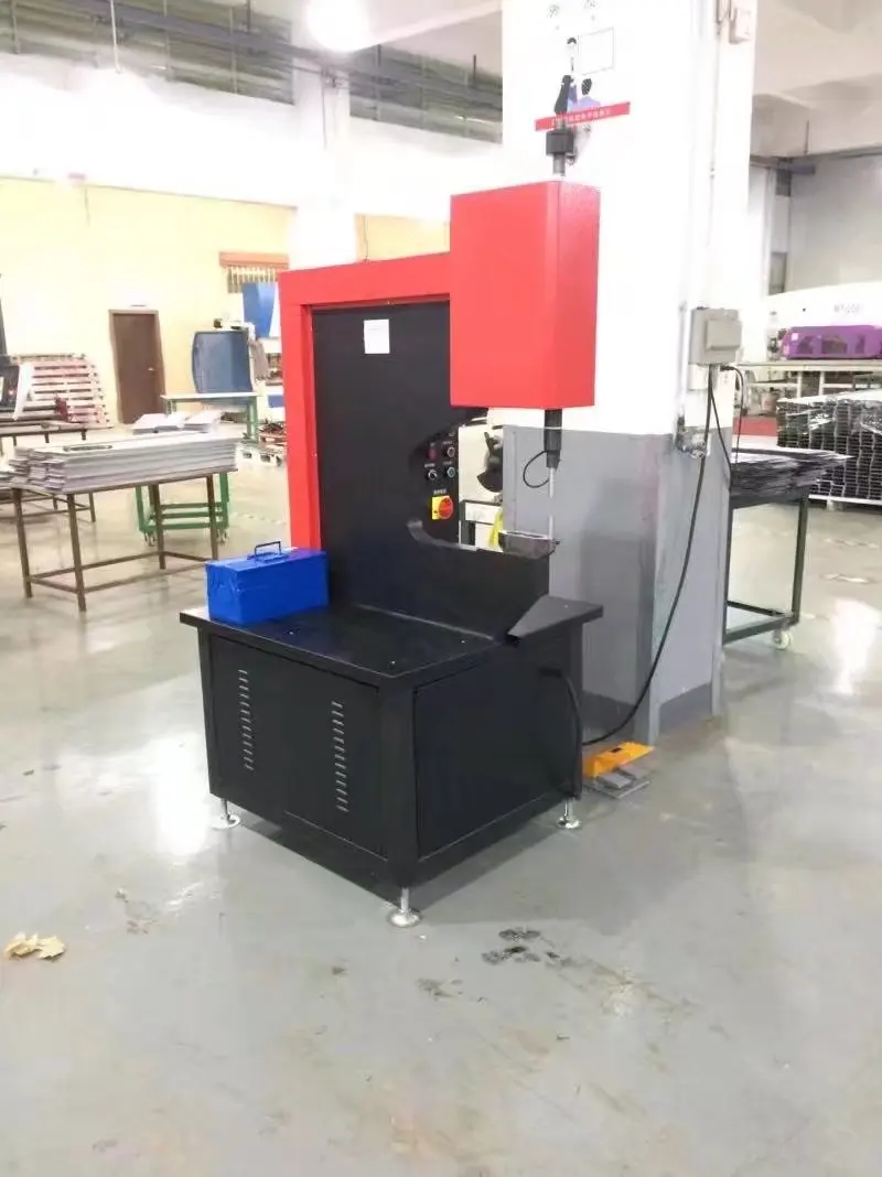2023 Automatic Feed Rivet Machine Riveting Machine for Pcb